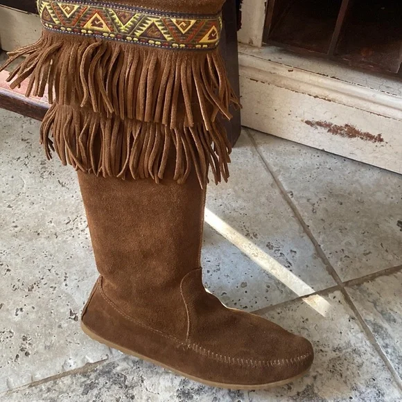 Minnetonka Side Zip Ribbon Trim Fringe Boots SZ 9 - Picture 10 of 12